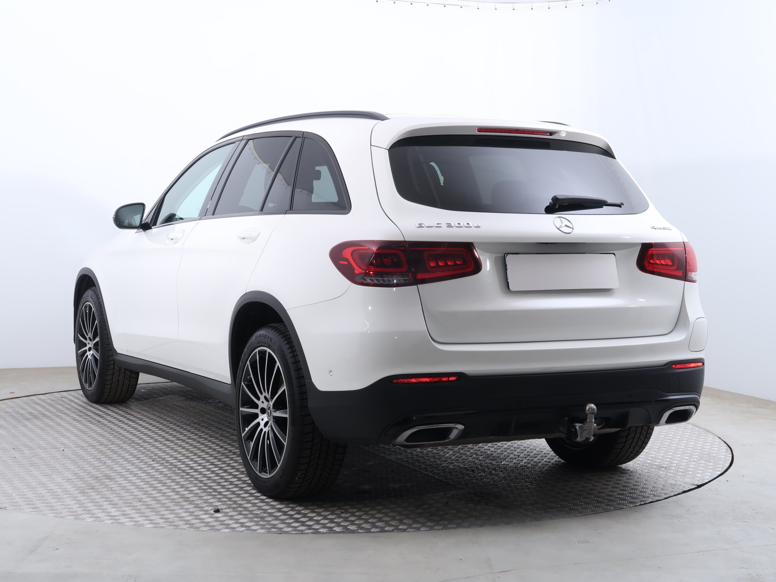 Mercedes-Benz GLC - 2021
