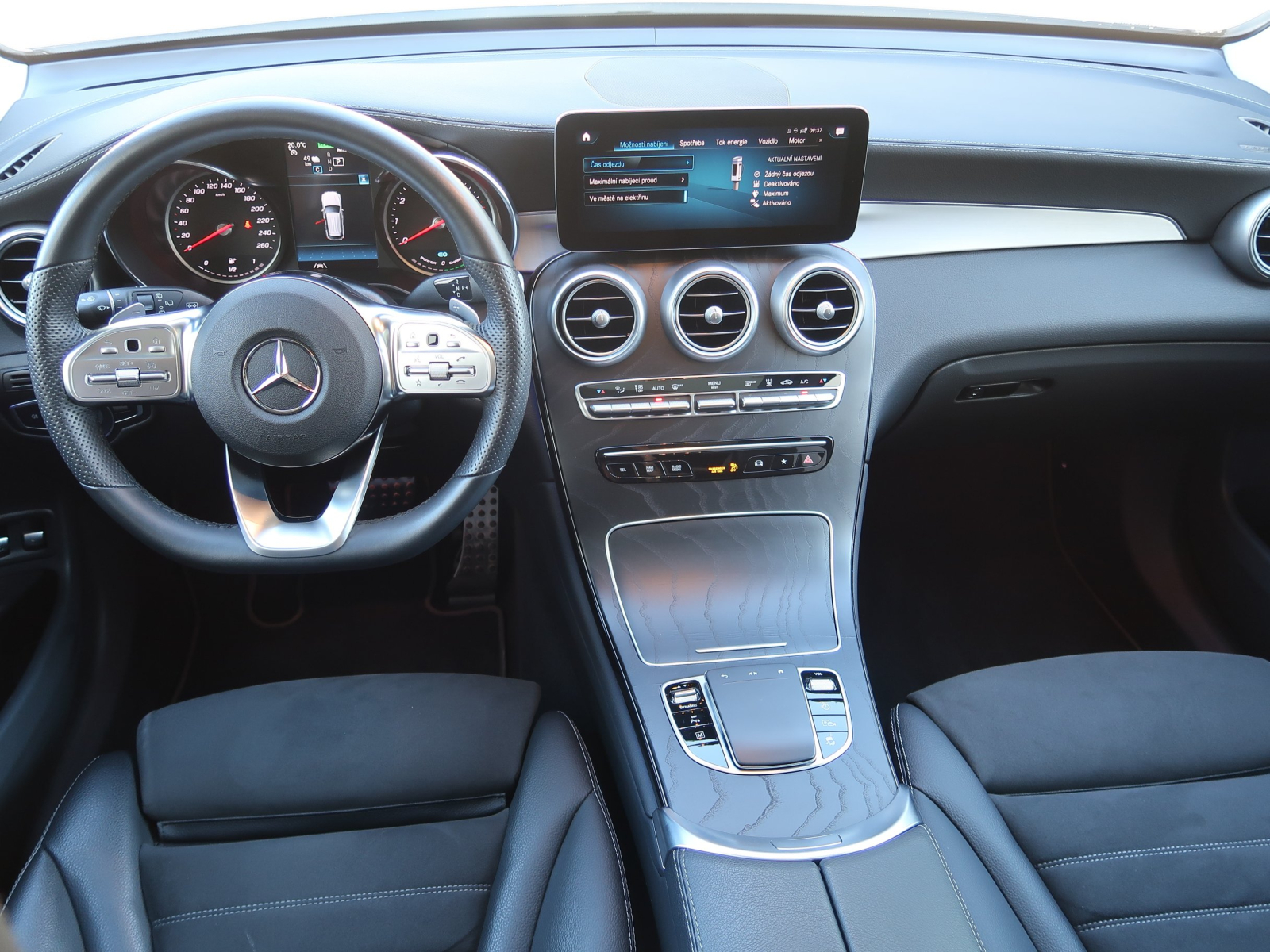 Mercedes-Benz GLC - 2021