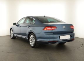 Volkswagen Passat - 2015