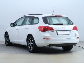 Opel Astra - 2013