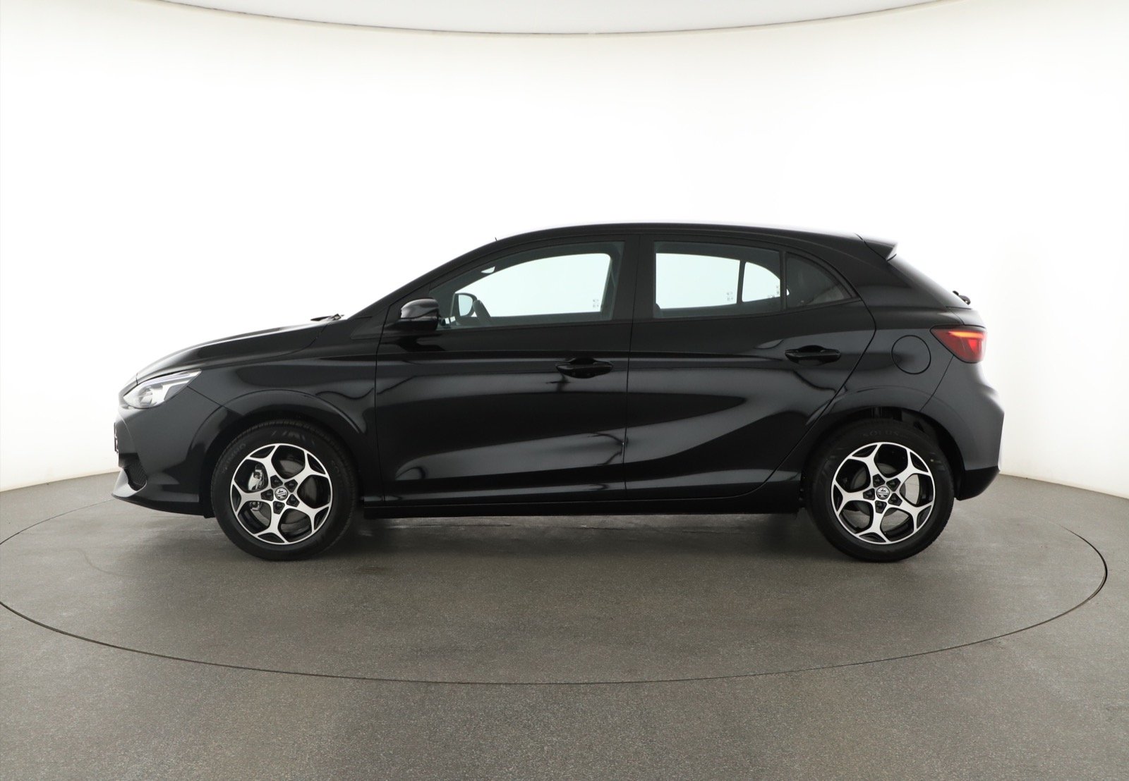 MG 3 - 2025