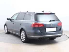 Volkswagen Passat - 2011