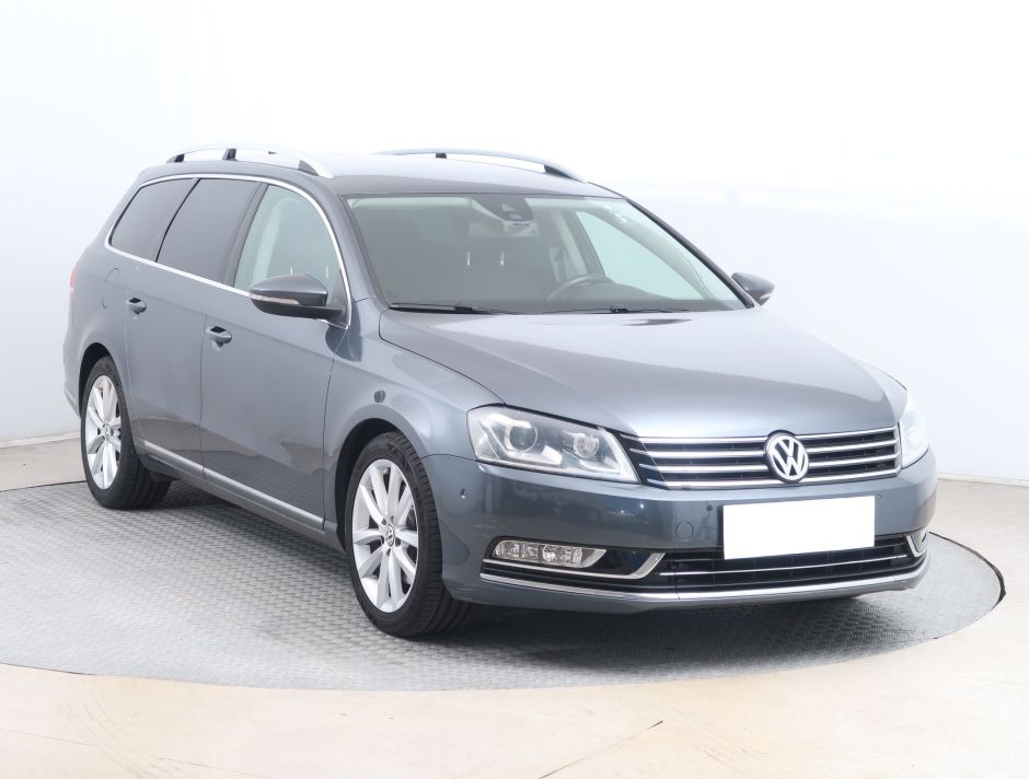 Volkswagen Passat - 2011