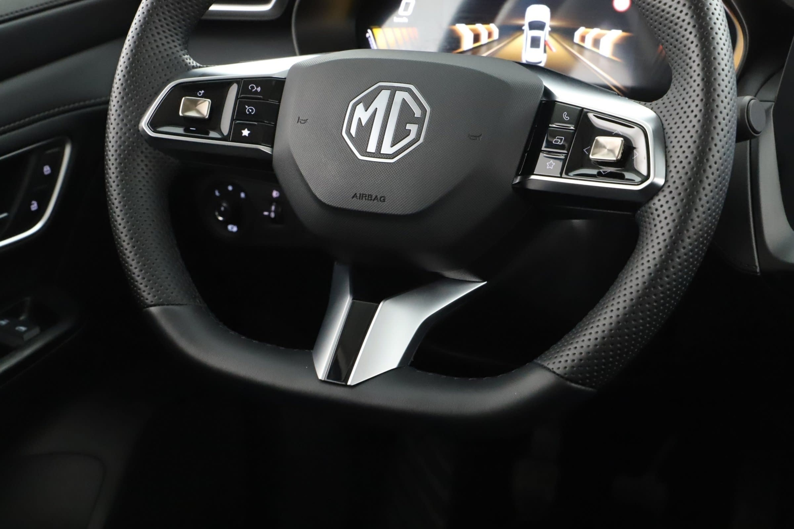 MG ZS SUV - 2025