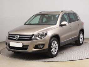 Volkswagen Tiguan - 2012