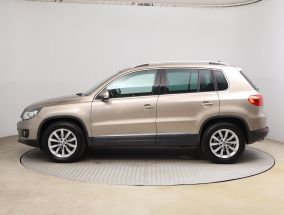 Volkswagen Tiguan - 2012