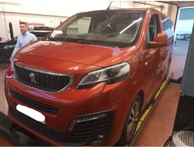 Peugeot Traveller 2017