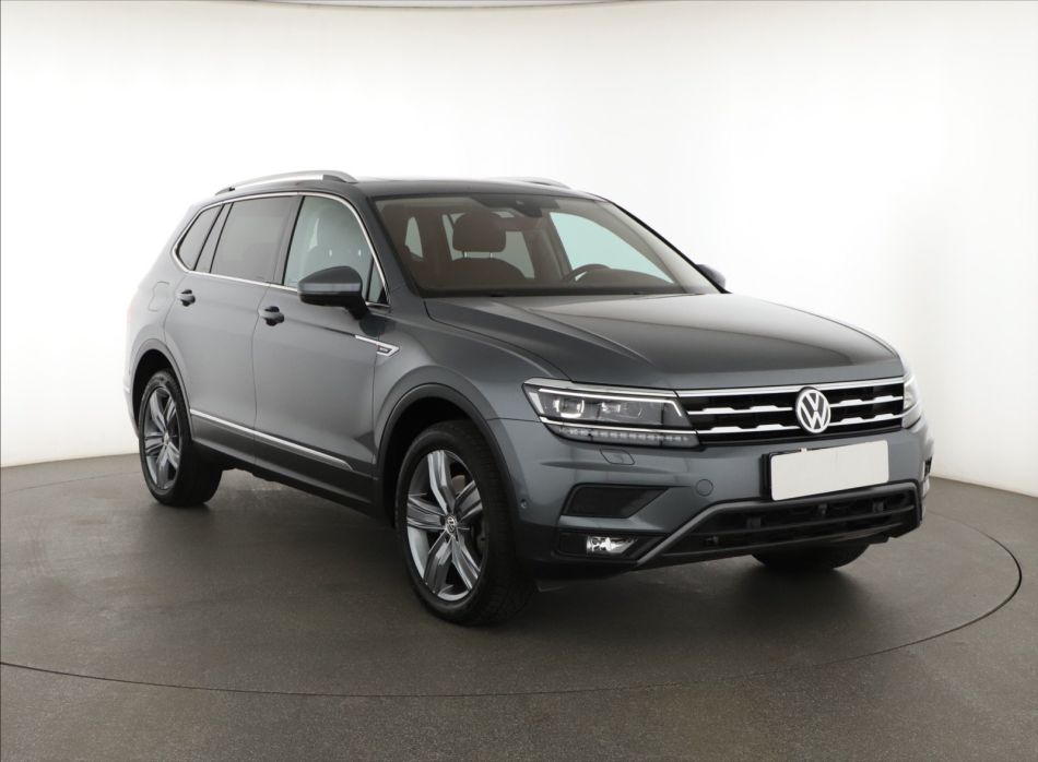 Volkswagen Tiguan - 2020