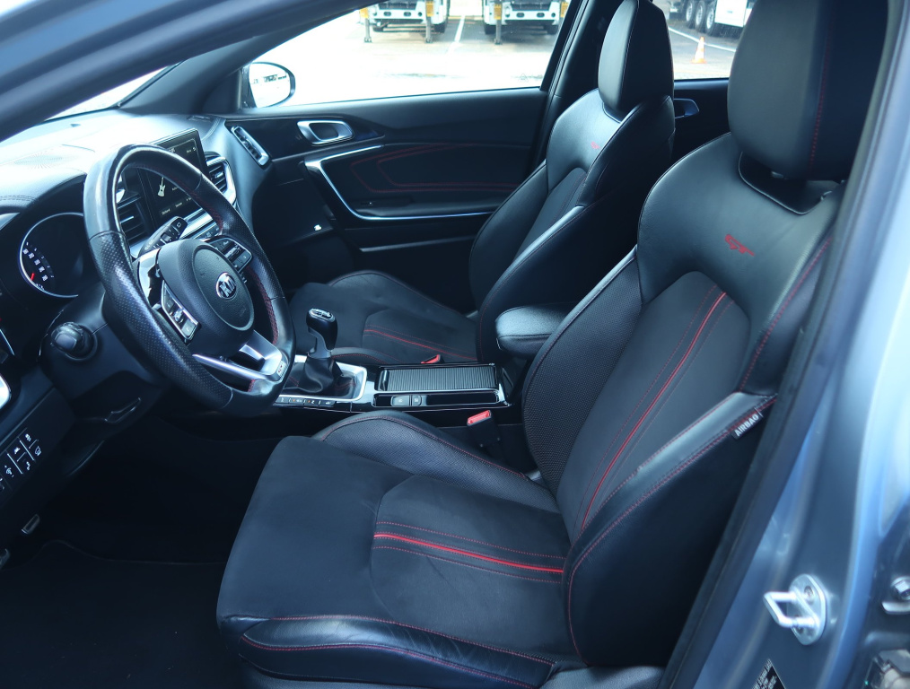 Kia ProCeed