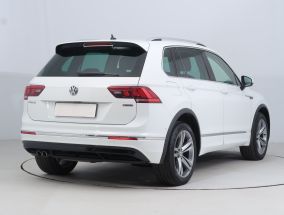 Volkswagen Tiguan - 2020