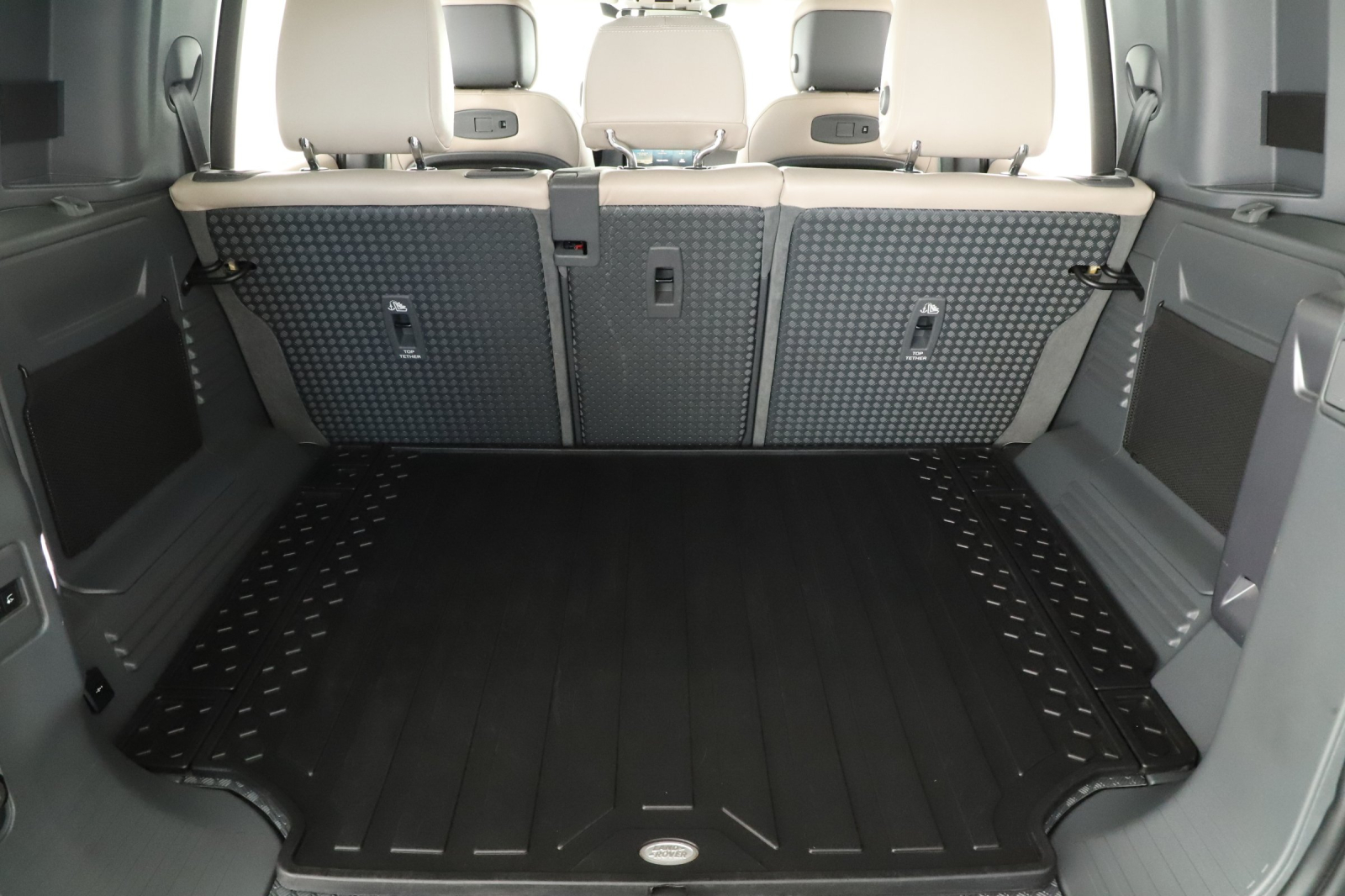Land Rover Defender - 2020