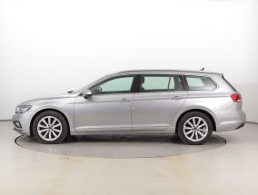 Volkswagen Passat - 2021