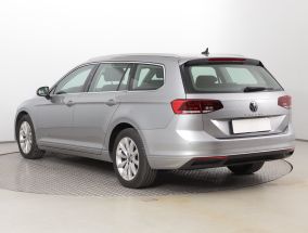Volkswagen Passat - 2021