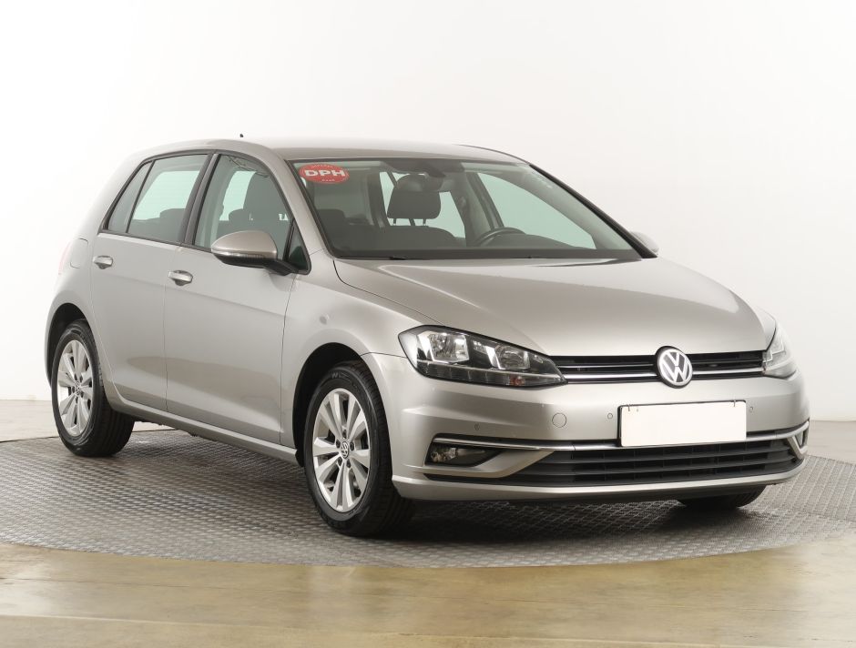 Volkswagen Golf - 2020