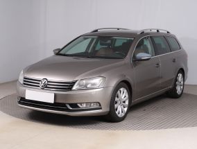 Volkswagen Passat - 2011