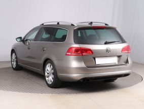 Volkswagen Passat - 2011