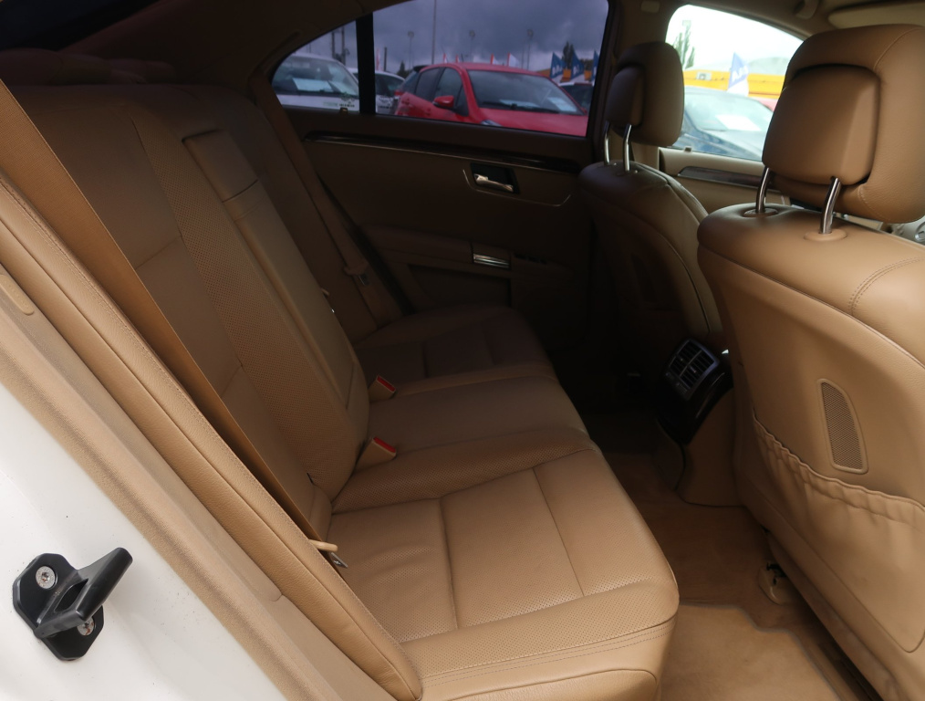 Mercedes-Benz S