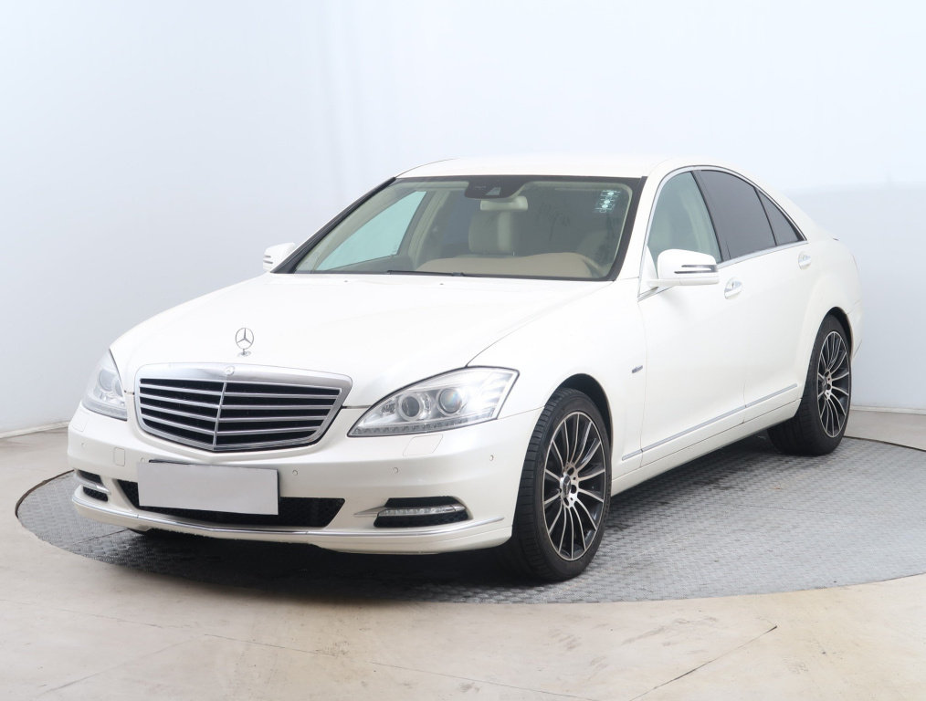 Mercedes-Benz S