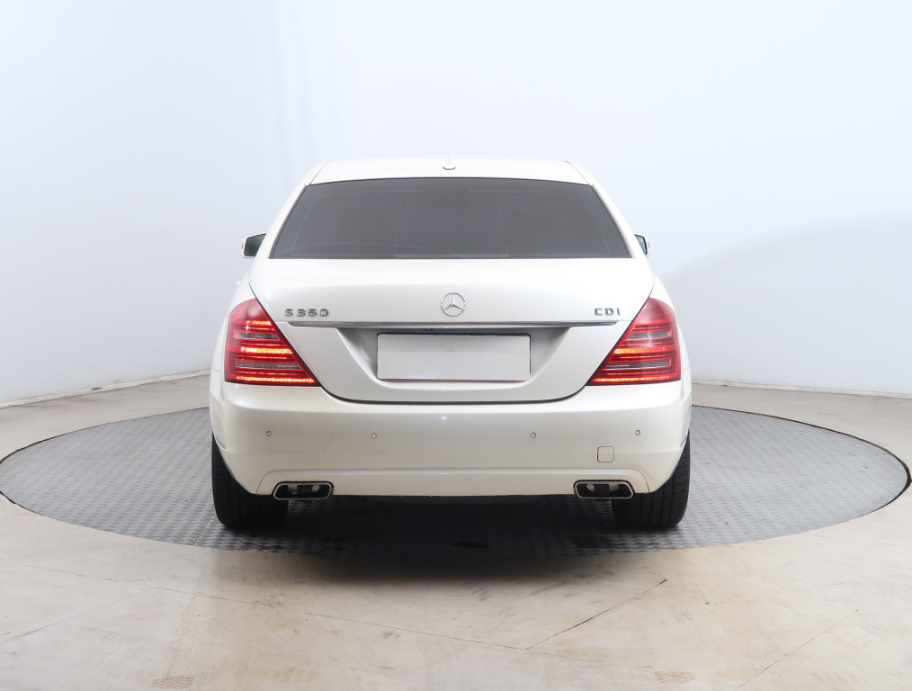 Mercedes-Benz S