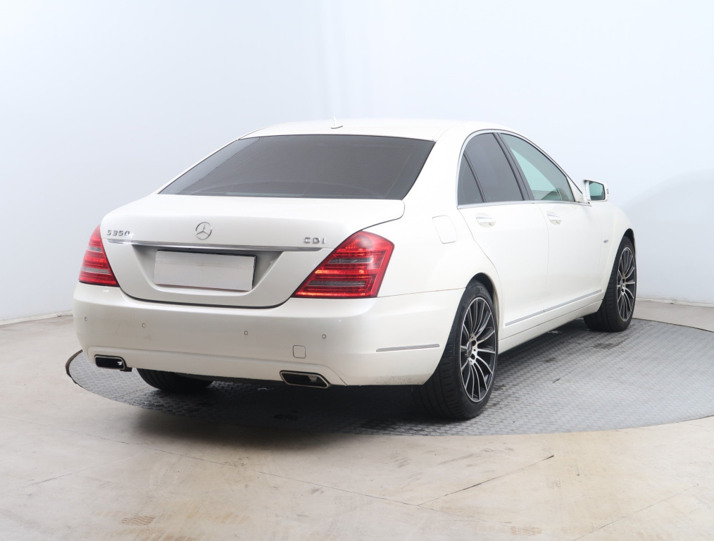 Mercedes-Benz S