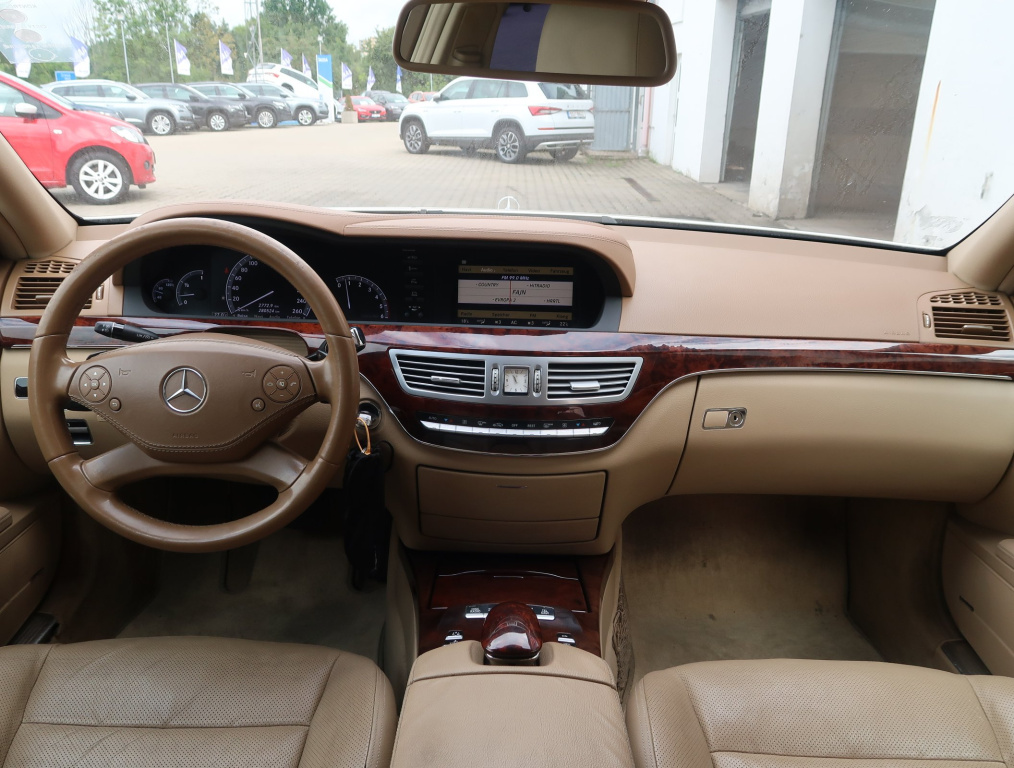 Mercedes-Benz S
