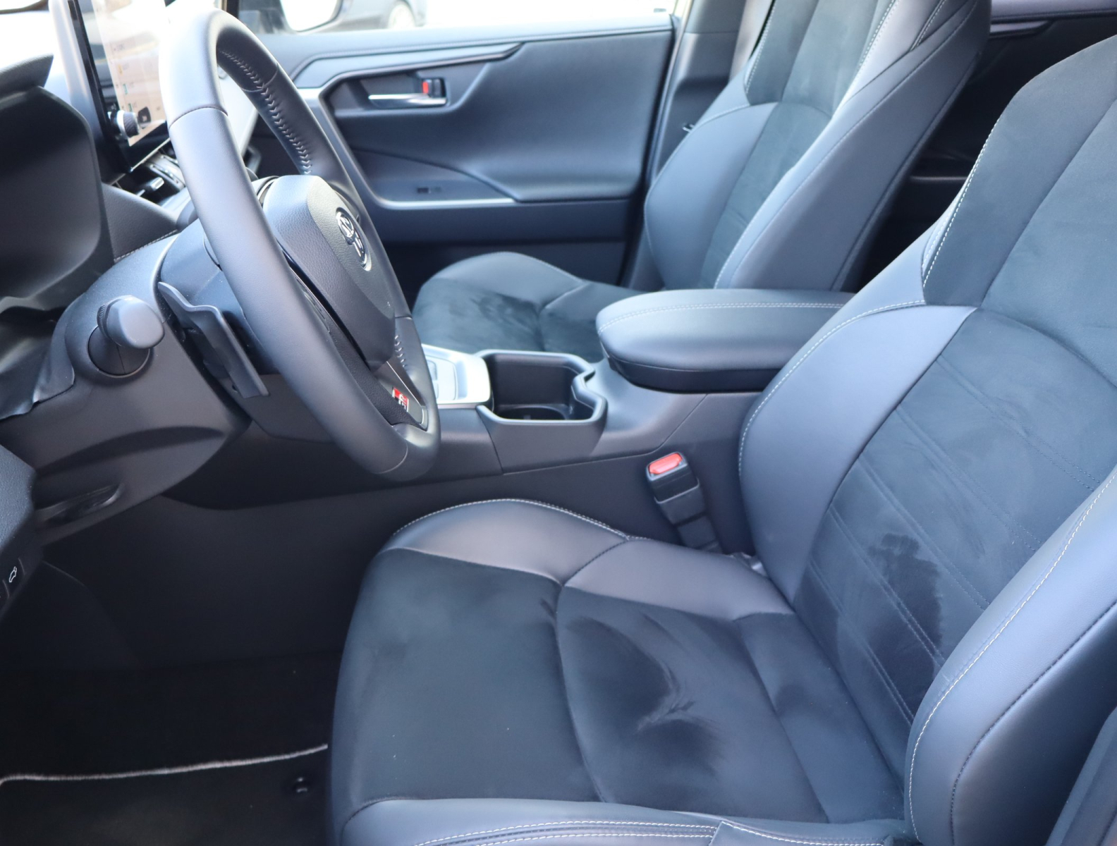 Toyota RAV 4 - 2025