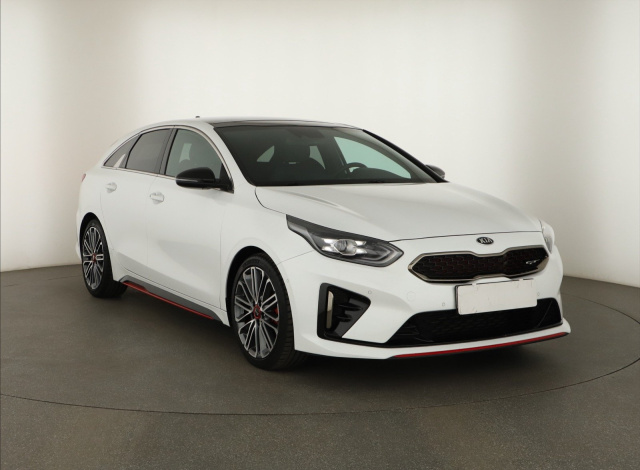 Kia ProCeed 2022