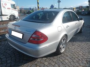 Mercedes-Benz E - 2005