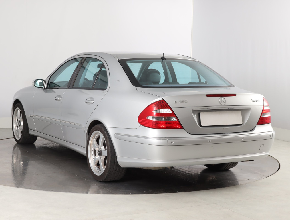 Mercedes-Benz E