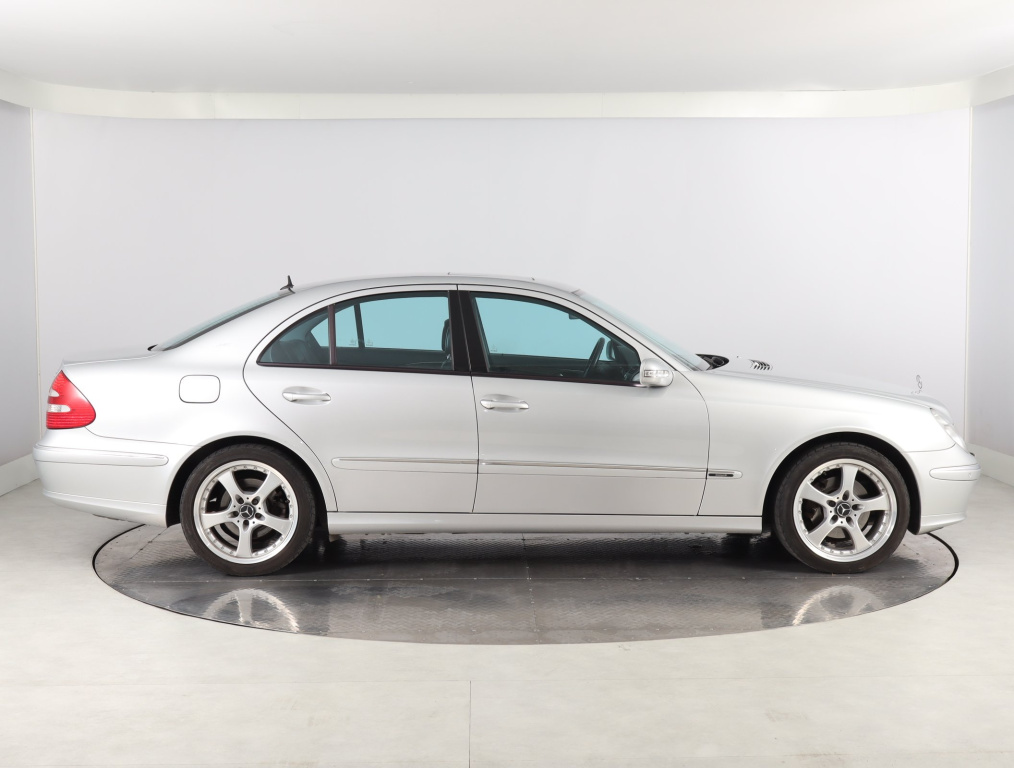 Mercedes-Benz E