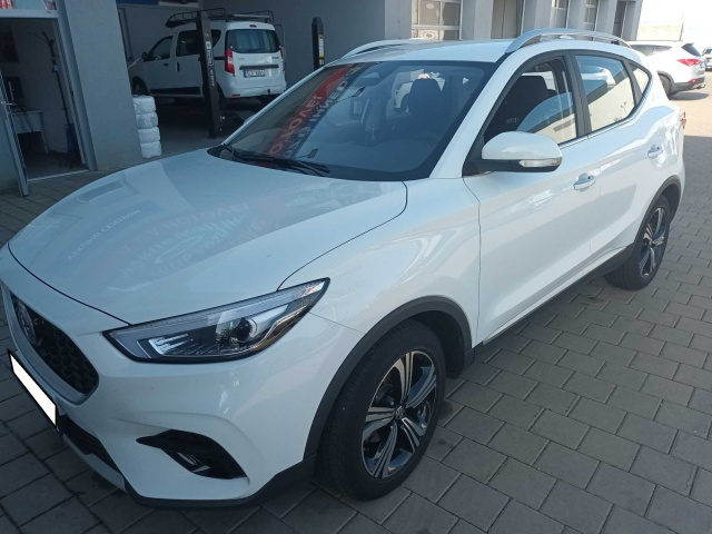 MG ZS SUV 2025