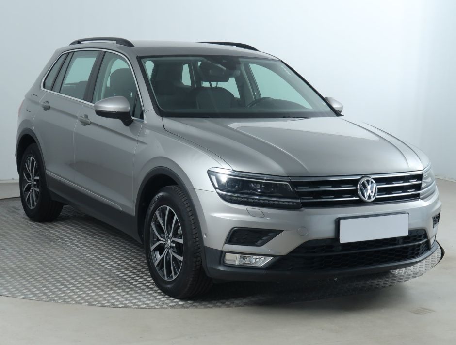 Volkswagen Tiguan - 2016