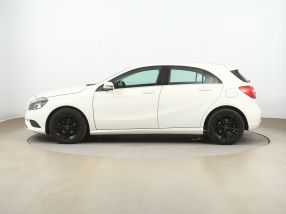 Mercedes-Benz A - 2015