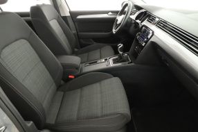 Volkswagen Passat - 2022