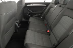 Volkswagen Passat - 2022
