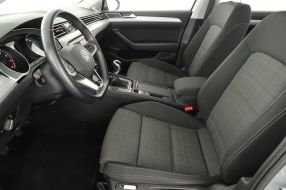 Volkswagen Passat - 2022