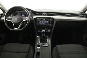 Volkswagen Passat - 2022