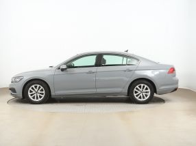 Volkswagen Passat - 2022