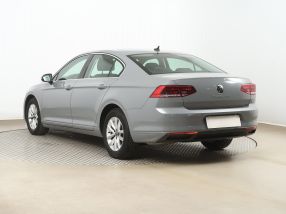Volkswagen Passat - 2022