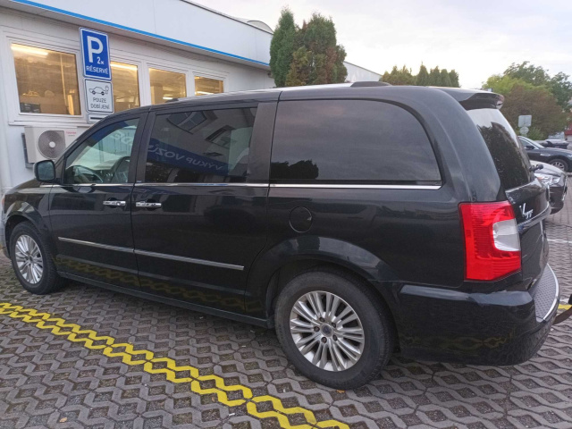 Lancia Voyager 2013