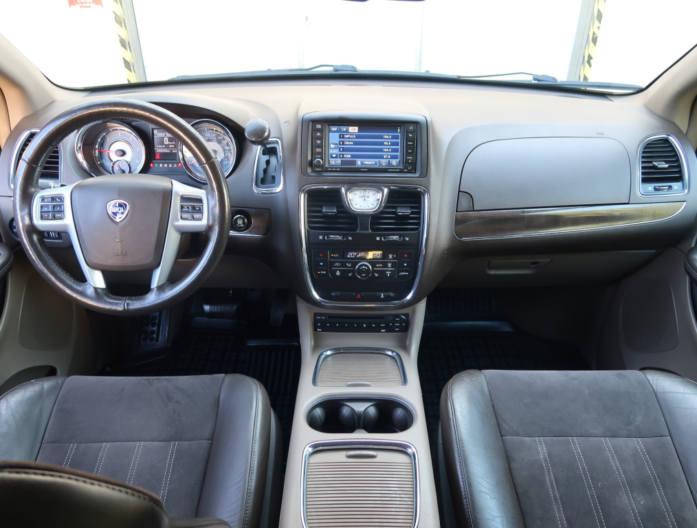 Lancia Voyager
