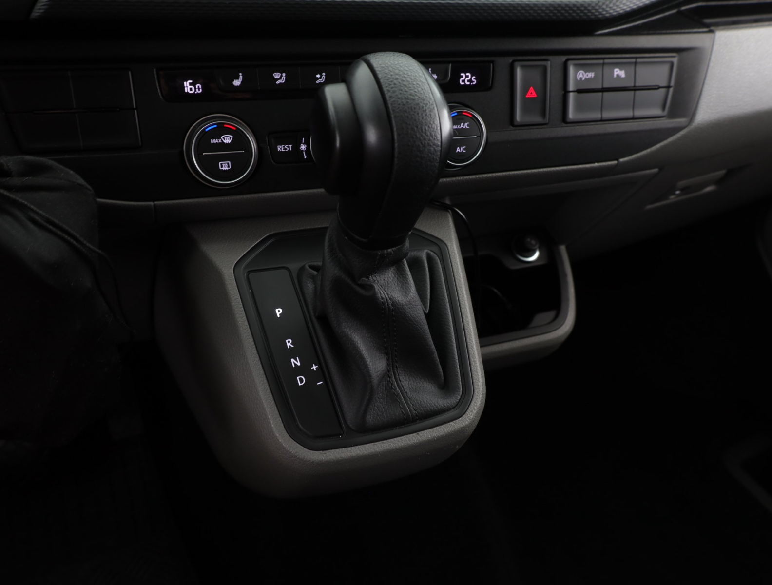 Volkswagen Caravelle - 2021