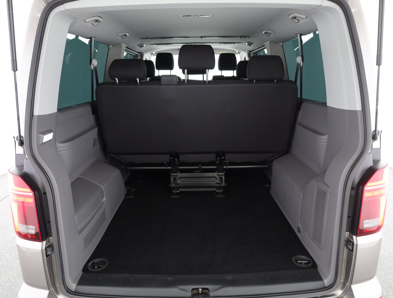 Volkswagen Caravelle - 2021