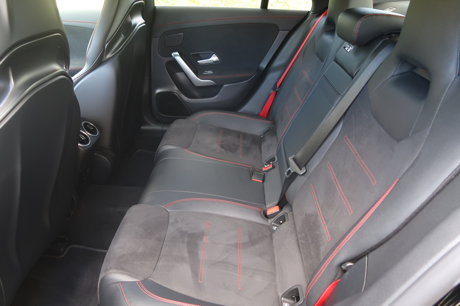 Mercedes-Benz CLA - 2021