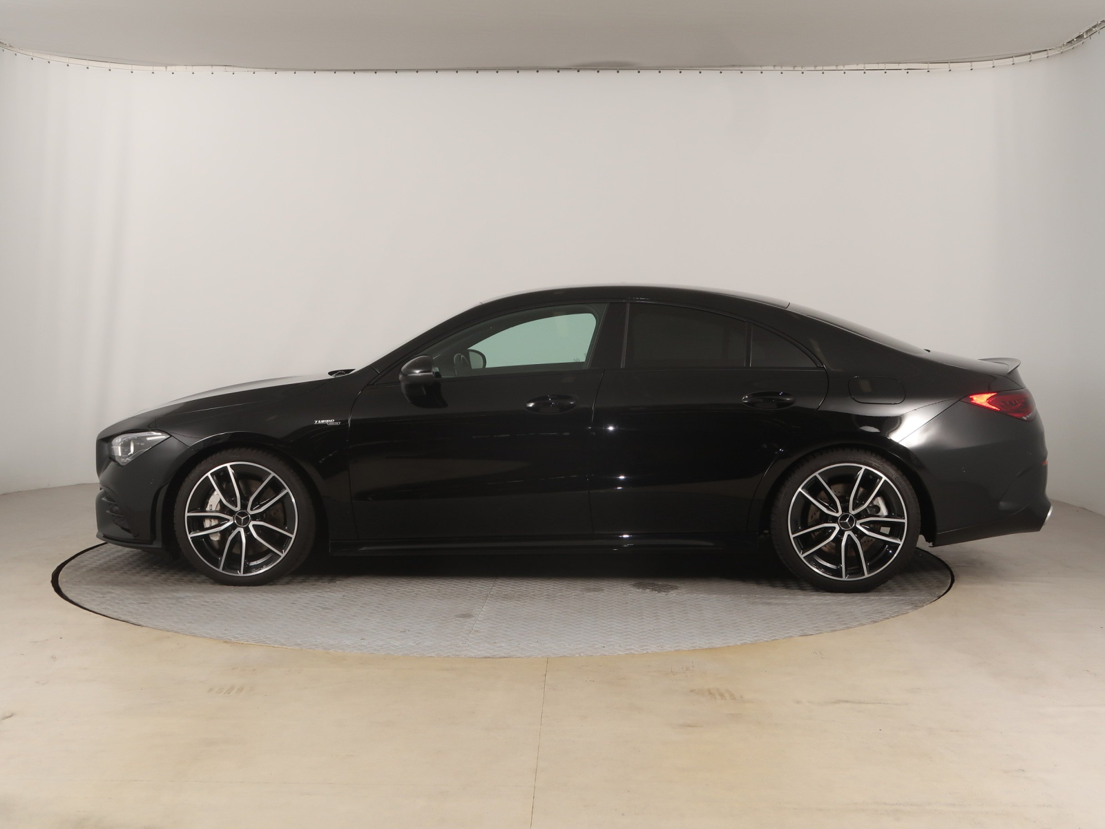 Mercedes-Benz CLA - 2021
