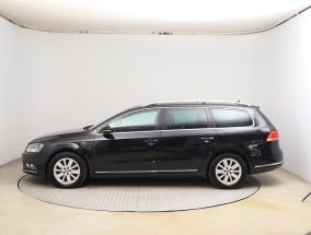 Volkswagen Passat - 2011