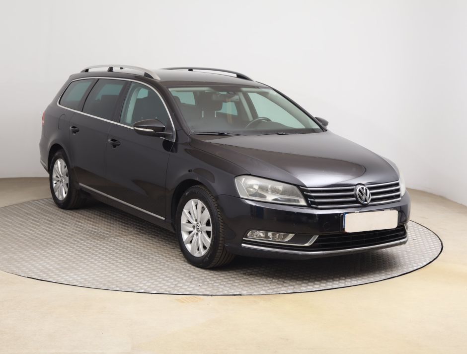 Volkswagen Passat - 2011