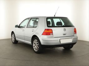 Volkswagen Golf - 2003