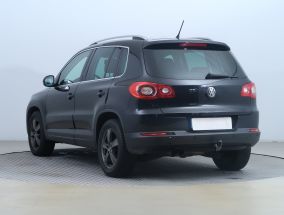 Volkswagen Tiguan - 2011