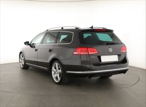 Volkswagen Passat - 2011